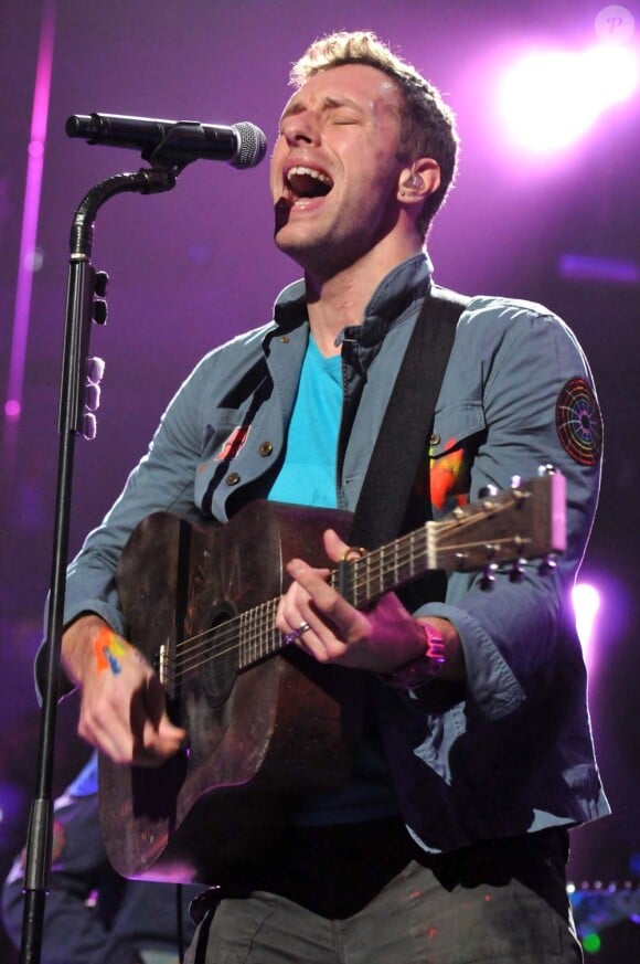 Chris Martin et ses Coldplay en concert à Cologne le 15 décembre 2011.