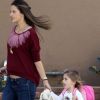 Alessandra Ambrosio : une super maman poule prête à tout pour que sa petite Anja arrive à l'heure à l'école à Santa Monica à Los Angeles le 17 février 2012 