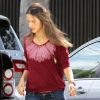 Alessandra Ambrosio, enceinte, vient de déposer sa fille Anja à l'école à Santa Monica à Los Angeles le 17 février 2012 