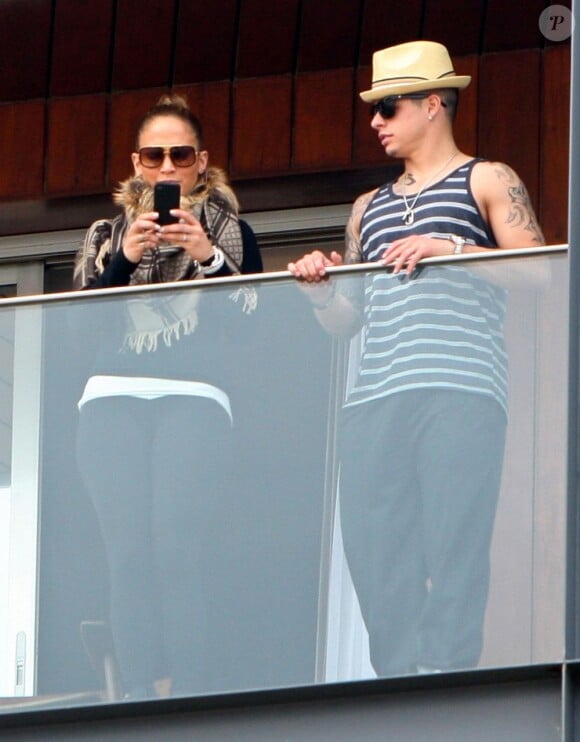 Jennifer Lopez et Casper Smart dès leur arrivée à Rio admirent le Carnaval de Rio au Brésil. Le 19 février 2012