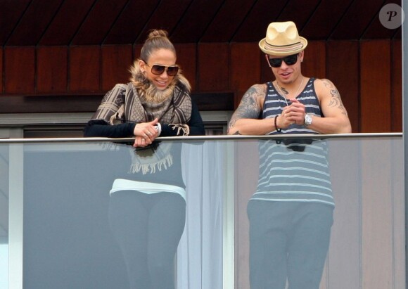 Jennifer Lopez et Casper Smart dès leur arrivée à Rio admirent le Carnaval de Rio au Brésil. Le 19 février 2012