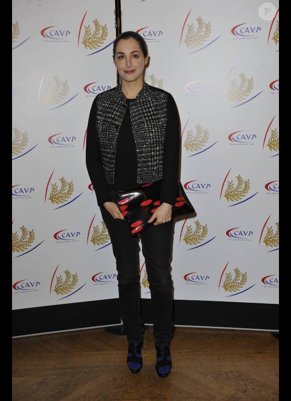 Amira Casar lors de la 17ème cérémonie des Lauriers 2011 de la télévision et de la radio, à l'hôtel de ville de Paris, le 20 février 2012