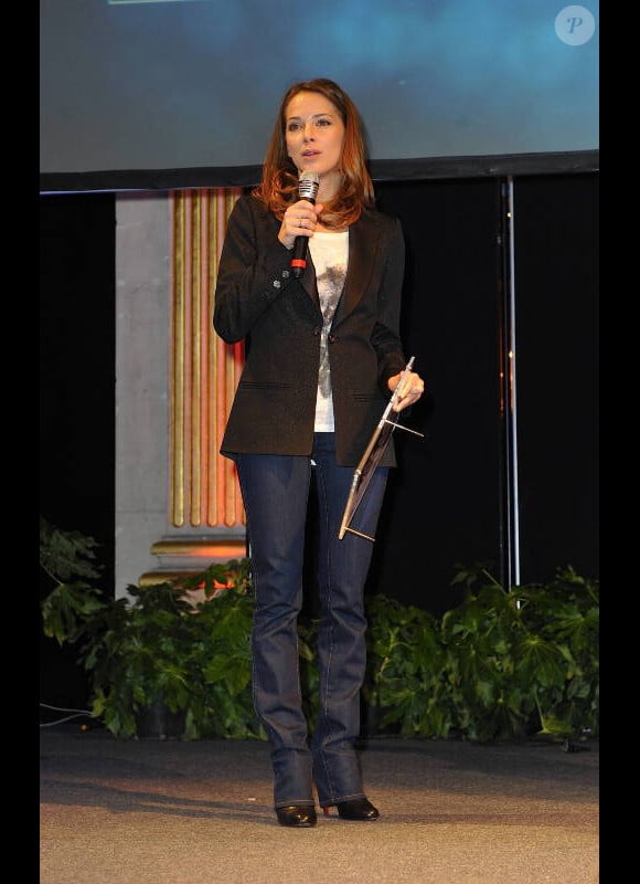 Melissa Theuriau lors de la 17ème cérémonie des Lauriers 2011 de la télévision et de la radio, à l'hôtel de ville de Paris, le 20 février 2012