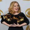 Adele triomphe aux Grammy Awards, à Los Angeles, le 12 février 2012.