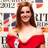 Lana Del Rey a reçu le trophée de la Découverte internationale de l'année aux Brit Awards. 21 février 2012