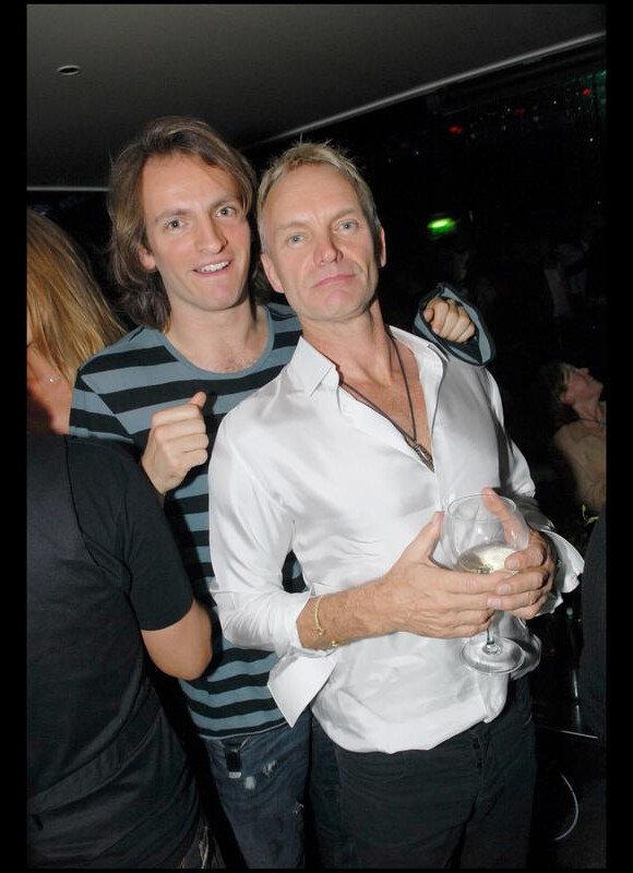 Le chanteur Sting et son fils Joe, en 2007 à Paris.