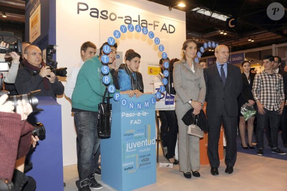 Elena d'Espagne inaugurait le mercredi 22 février 2012 la 20e édition de Aula, Salon international de l'étudiant et de l'offre éducative.