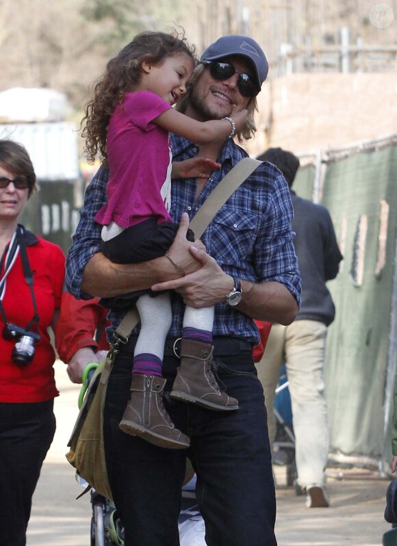 Gabriel Aubry et sa fille Nahla, complices, le 19 février 2012 à Los Angeles