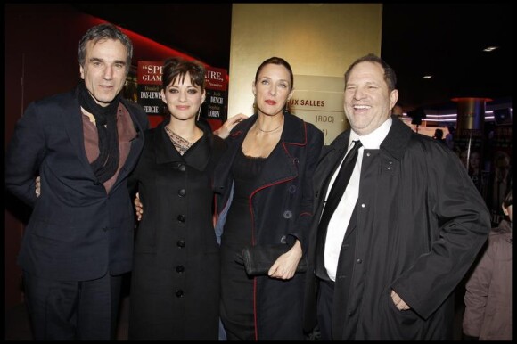 Daniel Day-Lewis, Marion Cotillard et Harvey Weinstein, en février 2010 à Paris.