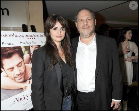 Penélope Cruz et Harvey Weinstein, en janvier 2009 à Londres.
