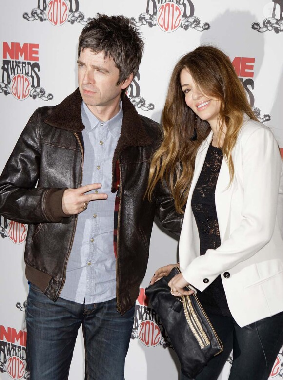 Noel Gallagher et Sara MacDonald aux NME Awards, à Londres, le 29 février 2012.