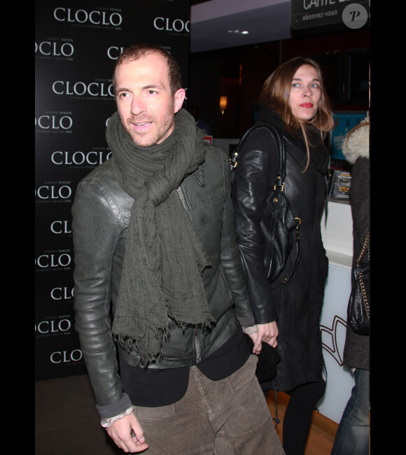 Calogero et sa compagne à l'avant-première de Cloclo à Paris, le 5 mars 2012.