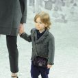 L'adorable Hudson Kroenig, sensation au défilé Chanel PAP automne/hiver 2012/2013