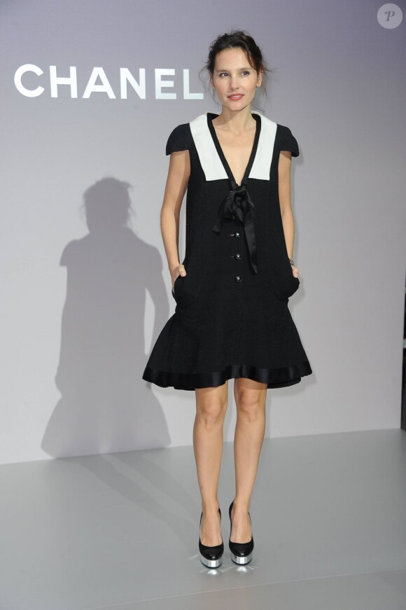 Virginie Ledoyen a assisté au défilé Chanel le 6 mars 2012