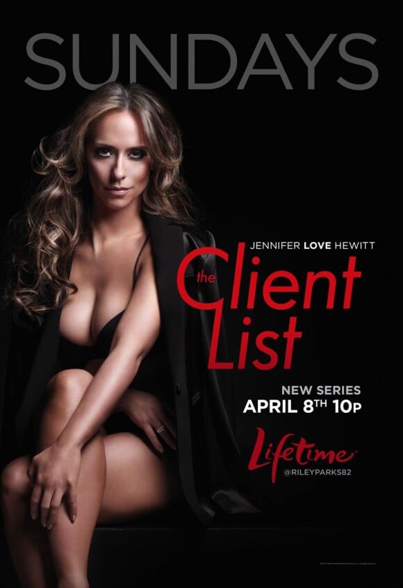 Jennifer Love Hewitt pose de manière très sexy pour sa série The Client List