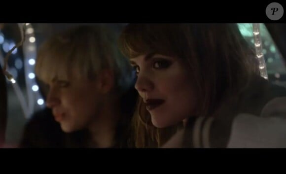 Coeur de Pirate dans son clip pour le single Golden Boy, mars 2012.