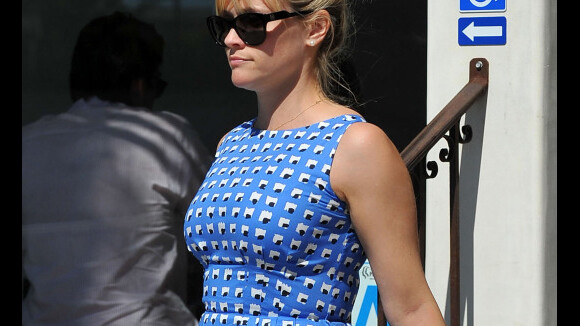 Reese Witherspoon : Heureuse et en famille, serait-elle enceinte ?