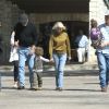 Matthew McConaughey passe la journée en famille avec sa future femme Camila Alves, leurs enfants, Levi et Vida, ainsi que ses parents à Austin, Texas, le 26 février 2012
