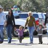 Matthew McConaughey passe la journée en famille avec sa future femme Camila Alves, leurs enfants, Levi et Vida, ainsi que ses parents à Austin, Texas, le 26 février 2012