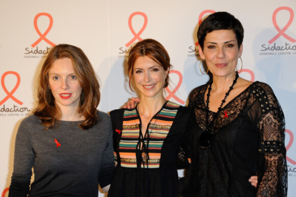 Sophie Brafman, Véronique Mounier, Christina Cordula lors du lancement de l'édition du Sidaction 2012 sur toutes les chaînes  et radios françaises le 12 mars 2012 au musée du Quai Branly à Paris