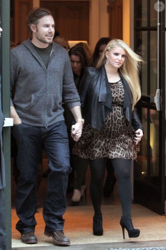 Jessica Simpson et son fiancé Eric Johnson le 1er décembre 2011 à New York