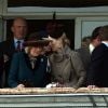 Zara Phillips et Camilla Parker Bowles, très complices dans la tribune royale de Cheltenham, le 14 mars 2012.
Les deux femmes ont assisté ce jour-là avec effroi à la chute de Wishful Thinking et du jockey Richard Johnson, ex-petit ami (1998-2003) de Zara.