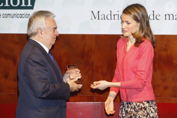 La princesse Letizia d'Espagne était maîtresse de cérémonie des CNSE Awards, prix remis par la Confédération espagnole des personnes sourdes, le 15 mars 2012.