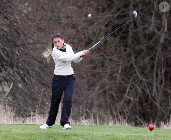 Vanesa Mansillo, femme de Carlos Tevez, le 16 mars 2012 sur un parcours de golf du Cheshire.