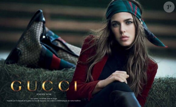 Charlotte Casiraghi prend la pose pour Gucci.