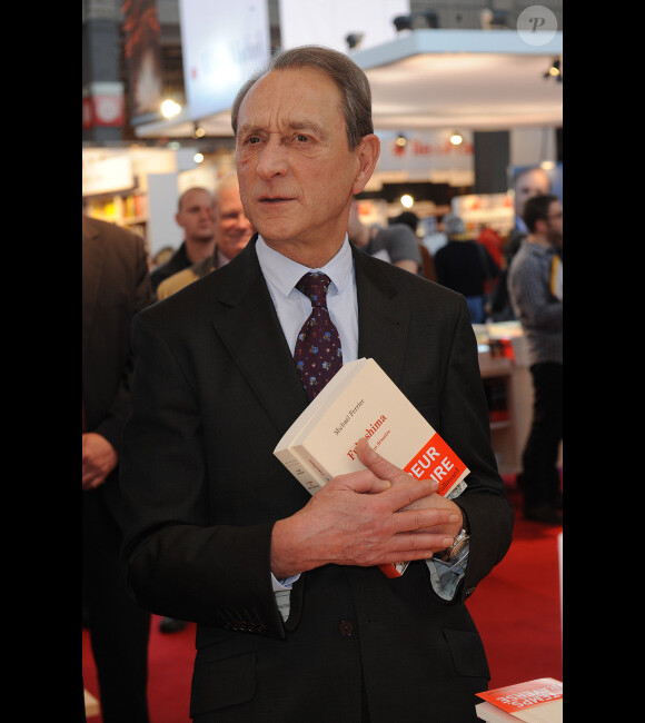 Bertrand Delanoë inaugure le Salon du Livre à Paris, le vendredi 16 mars 2012.