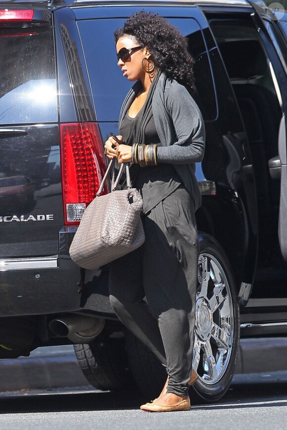 Kelly Rowland rend visite à Beyoncé, le 19 mars 2012.