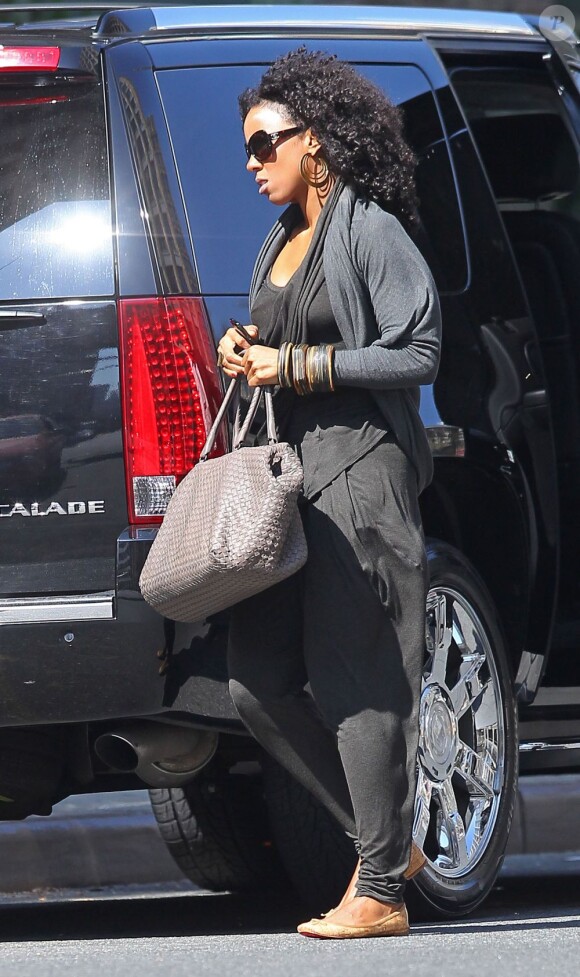 Kelly Rowland rend visite à Beyoncé, le 19 mars 2012.