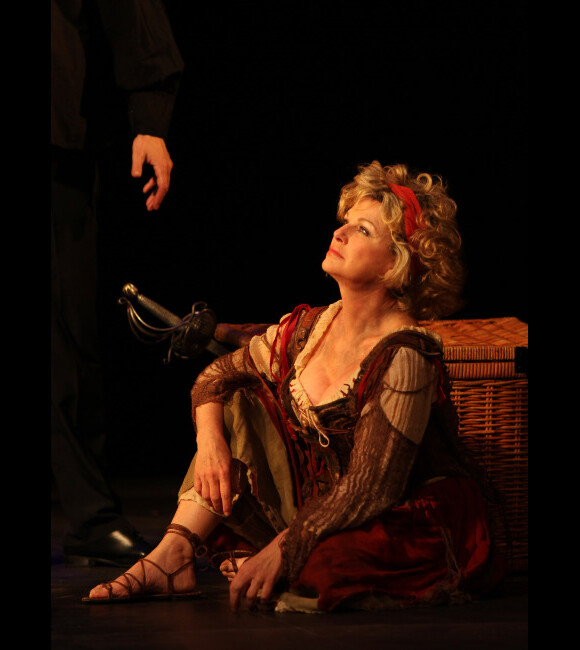 Jeane Manson lors de la générale de la pièce L'homme de la Mancha, au Théâtre des Variétés, le 19 mars 2012