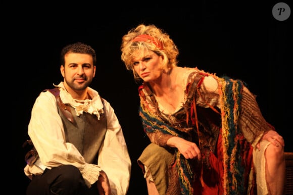 David Serero et Jeane Manson lors de la générale de la pièce L'homme de la Mancha, au Théâtre des Variétés, le 19 mars 2012