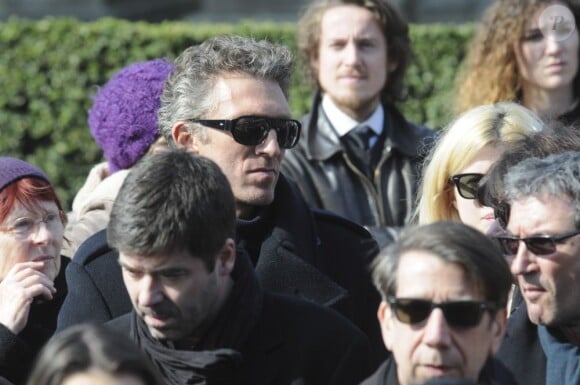 Vincent Cassel lors des obsèques de Michel Duchaussoy au crématorium du cimetière du Père-Lachaise à Paris le 20 mars 2012