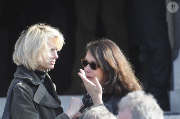 Ludmila Mikaël lors des obsèques de Michel Duchaussoy au crématorium du cimetière du Père-Lachaise à Paris le 20 mars 2012