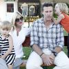 Tori Spelling, Dean McDermott et leurs enfants Stella et Liam à Malibu, le 19 août 2011.
