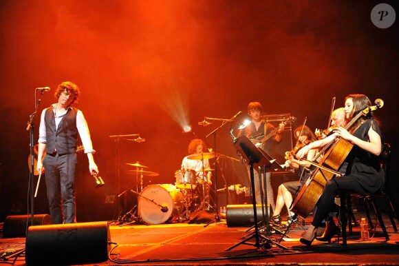 Philippe Uminski en concert au Café de la Danse, à Paris, le 24 mars 2012, pour présenter son nouvel album, Mon Premier Amour.