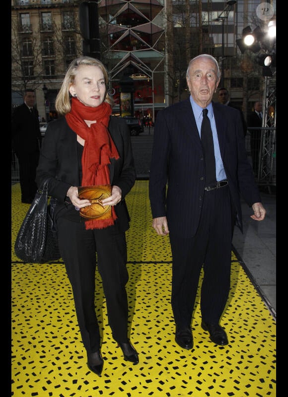 André Rousselet et sa femme lors de l'avant-première de Sur la piste du Marsupilami à Paris le 26 mars 2012