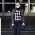 Chloë Moretz arrive à l'aéroport de Los Angeles, le 27 mars 2012.