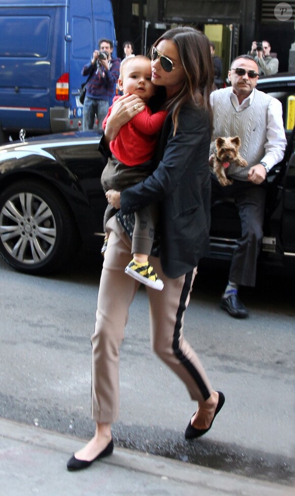 Miranda Kerr et son fils Flynn à New York le 14 mars 2012.