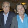 Alain Decaux et sa femme lors de la 100e représentation de Quadrille, après laquelle André Bernard a offert au metteur en scène Bernard Murat un portrait de Lucien Guitry, le 2 avril 2012 à Paris