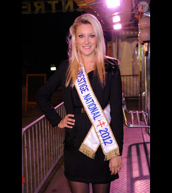 Miss Prestige National lors de l'avant-première de la Foire du trône, à Paris, le 6 avril 2012