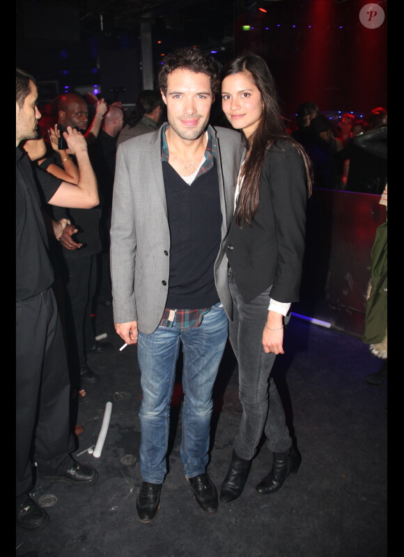 Nicolas Bedos et sa petite amie, le samedi 7 avril, lors de l'after organisé après son concert à Bercy.
