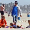 Nicole Richie, son mari Joel Madden et leurs deux enfants Harlow et Sparrow ont passé leur lundi de Pâques sur une plage de Malibu. Los Angeles, le 9 avril 2012.