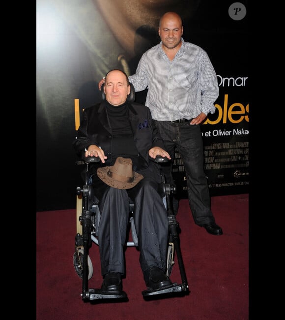 Philippe Pozzo di Borgo et Abdel Sellou le 18 octobre 2011 lors de l'avant-première du film Intouchables