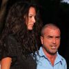 Jade Foret, enceinte de quatre mois, et son fiancé Arnaud Lagardère dans les rues de Miami, le 11 avril 2012