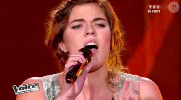 Prestation de Pia en live dans The Voice le samedi 14 avril 2012 sur TF1