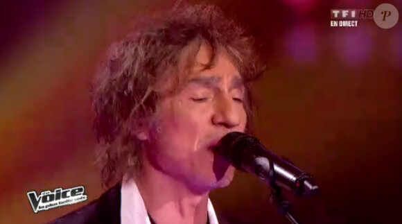 Louis Bertignac chante Cendrillon avec ses trois talents en live dans The Voice le samedi 14 avril 2012 sur TF1