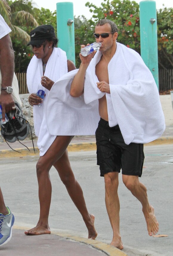 Naomi Campbell et son compagnon Vladislav Doronin à Miami, le 6 avril 2012.